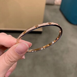卡地亚手镯女奢侈品