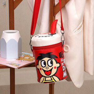 90疯狂购物者02308642淘宝2022新款网红儿童果冻零食背包旺仔牛奶单