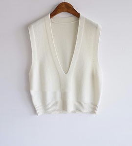 品牌折扣撤柜女装外贸大牌剪标 白色羊毛大v领中长款宽松羊毛背心
