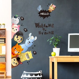 贴墙上的画室内