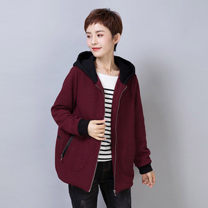 黑帽子拼接暗红色外套女成年人秋冬装保暖休闲外衣加绒加厚棉服短