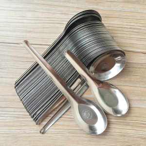 不锈钢大汤勺家用平底小勺子铁勺商用学生吃饭西瓜勺子长柄喝汤勺