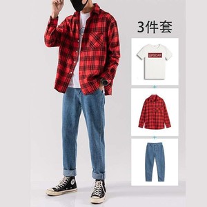搭配格子休闲裤的上衣