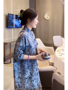 新中式国风青花瓷改良旗袍年轻款复古盘扣宽松减龄连衣裙子女秋装