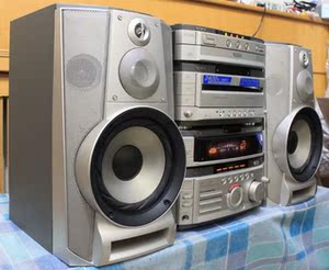 索尼mhc-v7770组合音响.机器成色新,功能都完好