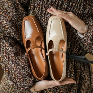 英伦风复古方头单鞋秋季新款一字扣玛丽珍女鞋法式粗跟中跟小皮鞋