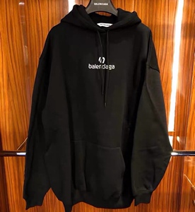 代购巴黎世家卫衣