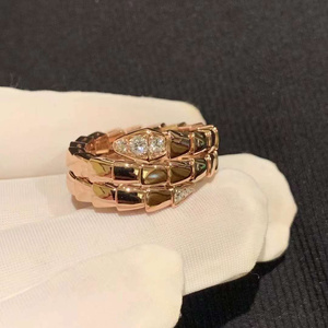 bvlgari/宝格丽蛇形戒指18k玫瑰金白贝母红玉髓蛇骨单圈男女对戒