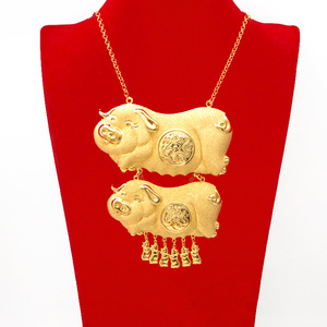 结婚金猪项链周大福