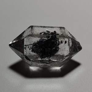 天然云南云贵水晶黑流沙黑石墨赫尔基蒙闪灵钻水胆双尖原石原矿