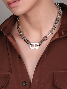 施华洛世奇元素钛钢b字母项链男配饰品潮夸张百搭链子ins嘻哈轻奢