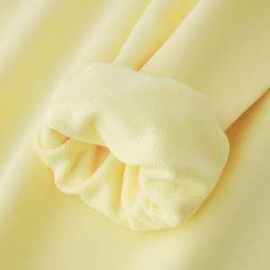 减龄嫩黄色 舒适且好穿 320g重磅柠檬黄浅黄圆领套头长袖卫衣女秋