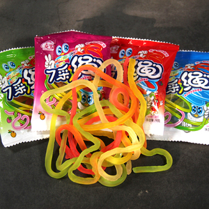 七彩绳五彩绳彩虹长条果汁软糖50包散装儿时怀旧儿童小零食喜糖果
