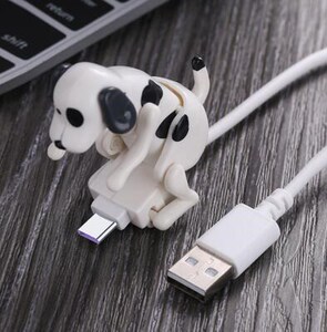 会动的小狗充电器搞笑流氓狗数据线会动的搞怪猥琐狗屁股抖音网