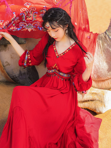 草原青海湖旅游裙子女装沙滩裙女西藏新疆超仙沙漠拍照红色连衣裙