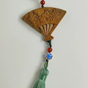 河磨玉扇子吊坠手把件配饰流苏细皮料河磨玉籽料