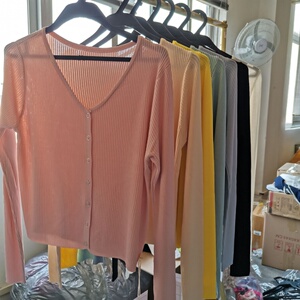 温妮服装工厂女士上衣春季v领纯色修身针织打底衫时尚百搭气质