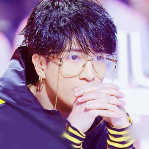 金丝眼镜带链条