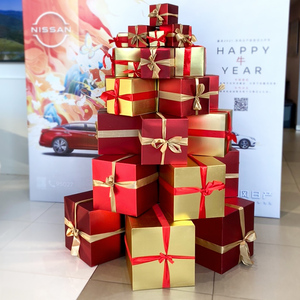 商场门店橱窗中秋节氛围布置店庆开业活动装饰礼品盒子美陈堆头