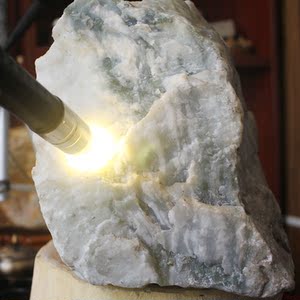 天然青海昆仑玉蓝翠原石十四公斤野牛沟老料和田玉毛料白玉带兰翠