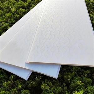 新款塑料扣板pvc吊顶材料棚板阳台客厅厨房室内卧室卫生间塑料板