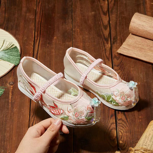 汉服鞋女童绣花鞋春季珍珠蕾丝中国休闲风小兔子特色传统布鞋
