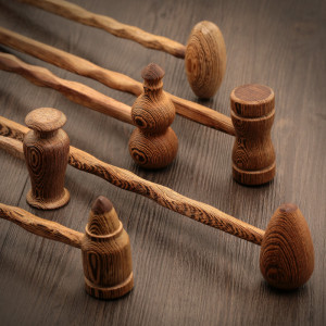 捶背器敲打锤颈肩按摩锤经络拍打棒养生健身穴位敲敲乐鸡翅木锤子