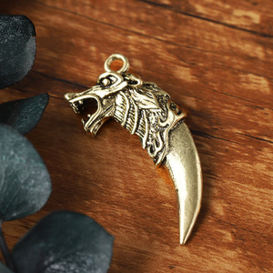 仿黄铜复古吊坠古图腾狼头狼牙象征勇气勇敢汽车钥匙扣挂件项链坠