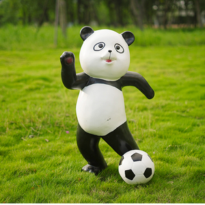 室外草坪摆件卡通踢足球熊猫雕塑商场摆设公园林景观小品装饰模型