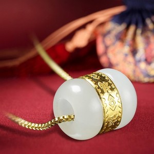 周大福焕美新疆和田玉足金时来运转金镶玉转运珠吊坠路路通项链情