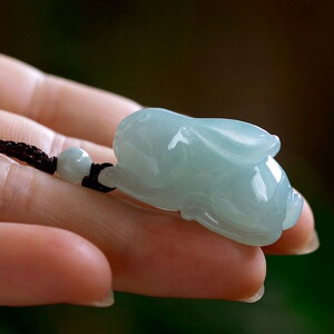 拍卖 天然冰糯种翡翠a货立体雕刻小兔子生肖兔男女款保真玉佩