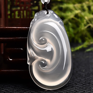 拍卖天然冰种玛瑙玉髓吊坠男女水润冰透玉石挂件巴西玉髓如意吊坠