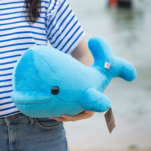 大白鲸毛绒玩具