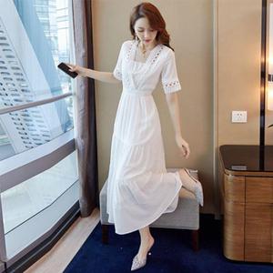 夏季韩系雪纺连衣裙女装新款显瘦气质白色仙气长裙大裙摆气质单裙