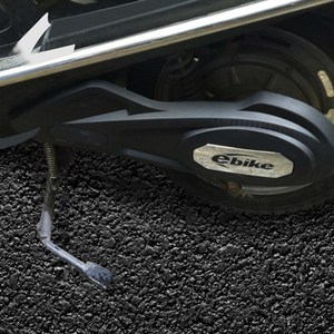 新日电动车配件大全m平叉护板踏板电瓶通用软胶电机两侧挡泥板爱