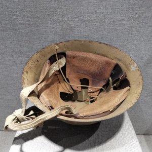 日军90式钢盔图片