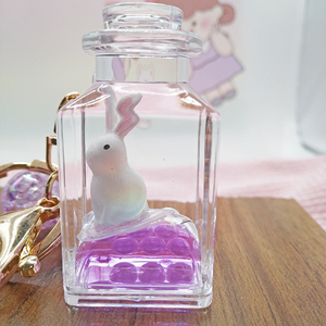 新式女体入油g奶茶杯兔系韩子卡通少女学生钥匙扣男液通用玩具挂