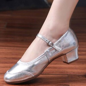 真皮舞蹈鞋女士广场舞鞋跳舞鞋软底中老年交谊舞带中跟练功鞋春~.