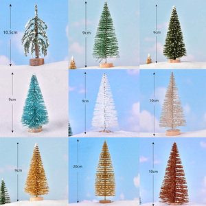 迷你仿真圣诞节松针圣诞树带木底坐微景观pvc桌面造景装饰小摆件