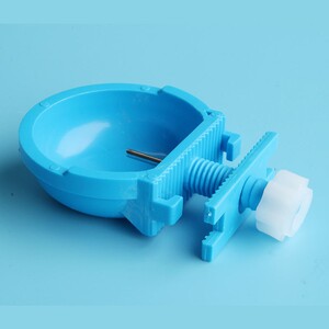 家兔自动饮水器
