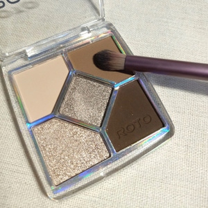 阿玛尼五色眼影盘ins超火小众品牌闪粉亮片 学生2021年新款哑光