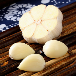 蒜妃苍山四六瓣大蒜老品种笨蒜兰陵大蒜头农家种植