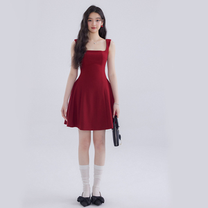 小鹿的泡芙 人人都爱小红裙 方领修身气质长短裙