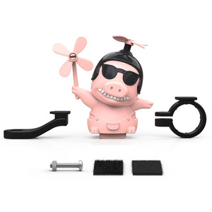 新品车小猪件可爱个n性摆怪呆萌风车猪破风搞汽车防丢防偷拉风摆