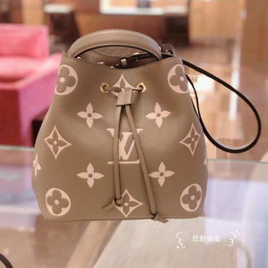 【欣新拍】lv/路易威登新款老花印花压纹粒面牛皮水桶包斜挎女包