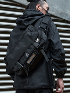 小米米家机能斜挎包男士胸包工装运动骑行背包大容量邮差包战术通