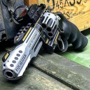 左轮软弹枪r8手抢可发射抛壳成人男孩玩具转盘真金属模型