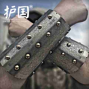 防砍护臂盾金属不锈钢战术铠甲腕割刺玻璃刀划伤身具户外防暴保安