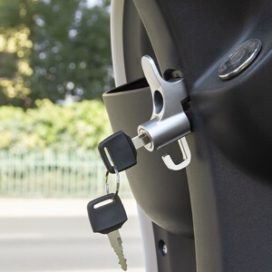 电动电瓶车多功能前置挂钩锁头盔踏板车防盗固定勾子安全锁置物钩