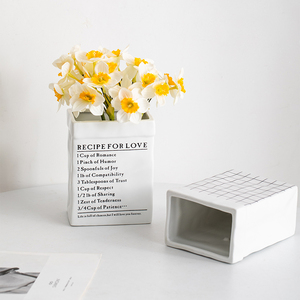 现代简约纸盒方形陶瓷花瓶白色方形干花鲜花客厅插花桌面摆件摆设